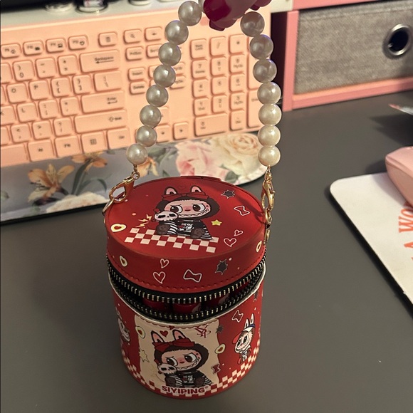 Labubu purse with lipgloss - Picture 3 of 11